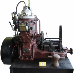 Gloeikopmotor	M1	

(Kromhout Motoren Fabriek)
Bouwjaar: 1913	
Scheepsmotor met keerkoppeling